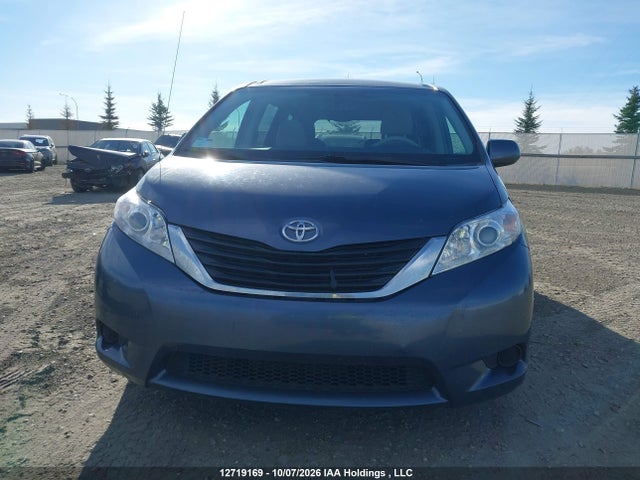 Продаж на аукціоні авто 2014 Toyota Sienna Le, vin: 5TDKK3DC3ES494643, номер лоту: 12719169