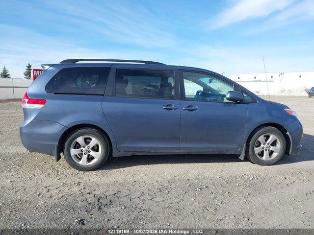 Продаж на аукціоні авто 2014 Toyota Sienna Le, vin: 5TDKK3DC3ES494643, номер лоту: 12719169
