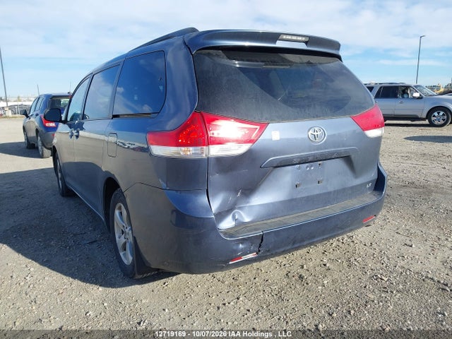Продаж на аукціоні авто 2014 Toyota Sienna Le, vin: 5TDKK3DC3ES494643, номер лоту: 12719169