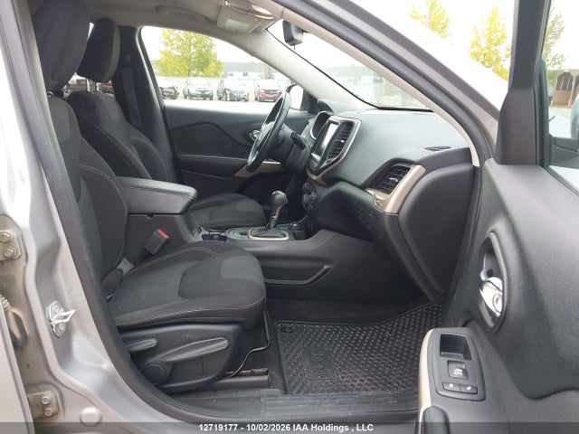 12719177 :رقم المزاد ، 1C4PJMCS6HD215273 vin ، 2017 Jeep Cherokee North مزاد بيع