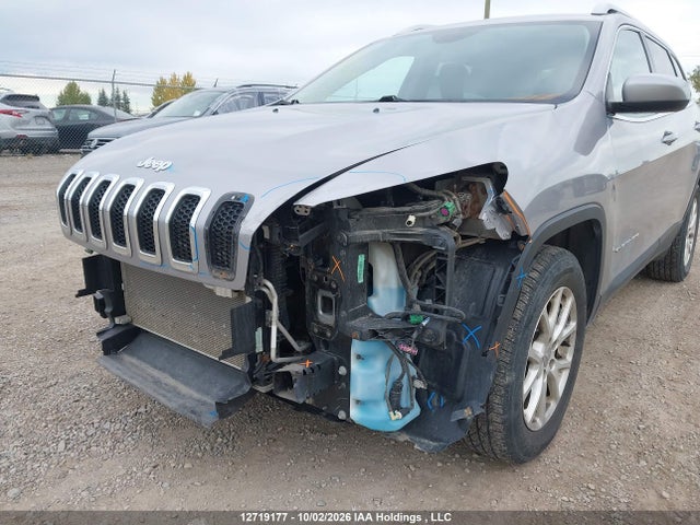 12719177 :رقم المزاد ، 1C4PJMCS6HD215273 vin ، 2017 Jeep Cherokee North مزاد بيع
