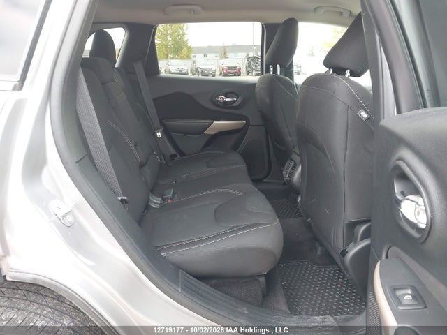 12719177 :رقم المزاد ، 1C4PJMCS6HD215273 vin ، 2017 Jeep Cherokee North مزاد بيع
