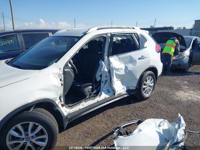 12719236 :رقم المزاد ، 5N1AT2MT0HC803490 vin ، 2017 Nissan Rogue مزاد بيع
