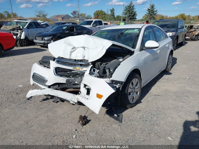 Chevrolet CRUZE LT 2015 1G1PC5SB6F7279979 Image 2