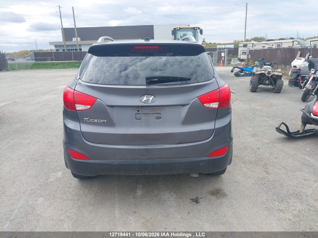 Hyundai TUCSON GLS 2014 KM8JU3AG7EU869390 Image 16