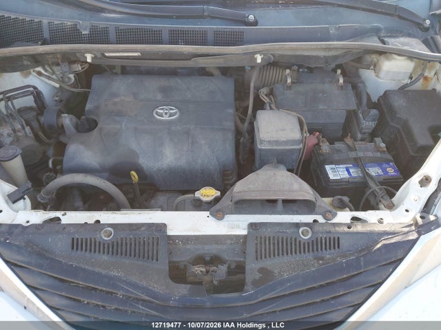 12719477 :رقم المزاد ، 5TDKK3DC3DS298491 vin ، 2013 Toyota Sienna Le مزاد بيع