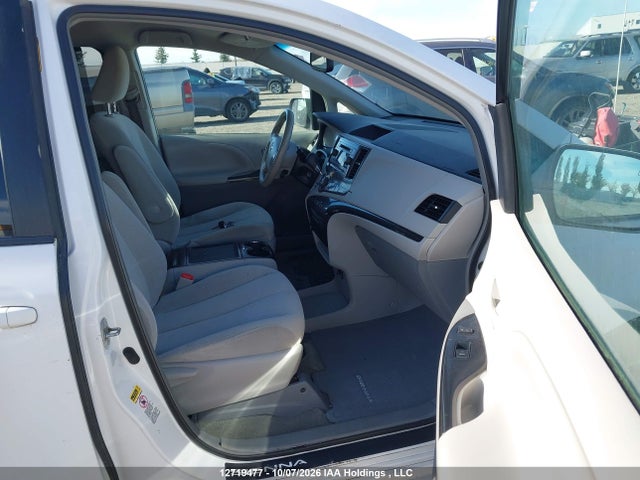 12719477 :رقم المزاد ، 5TDKK3DC3DS298491 vin ، 2013 Toyota Sienna Le مزاد بيع