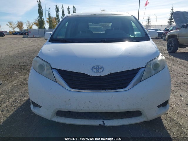 12719477 :رقم المزاد ، 5TDKK3DC3DS298491 vin ، 2013 Toyota Sienna Le مزاد بيع