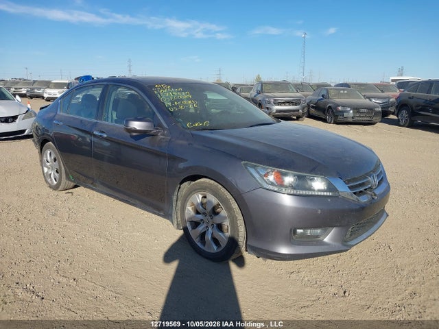 2014 1HGCR2F86EA800087 main image
