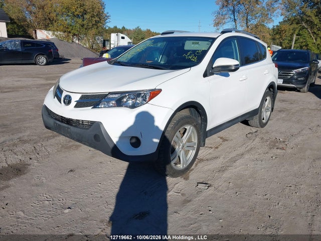 Toyota RAV4 LE 2014 2T3ZFREV2EW114082 Image 2