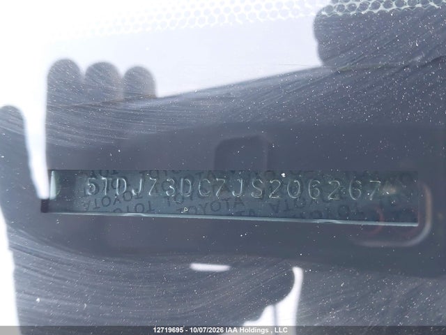 12719695 :رقم المزاد ، 5TDJZ3DC7JS206267 vin ، 2018 Toyota Sienna Le مزاد بيع