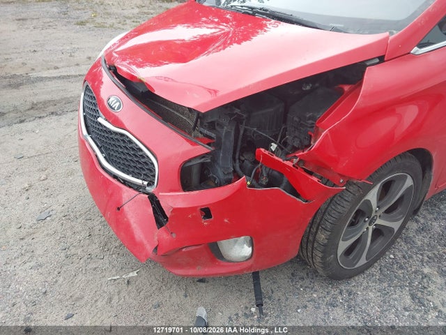 12719701 :رقم المزاد ، KNAHU8A30F7122854 vin ، 2015 Kia Rondo مزاد بيع