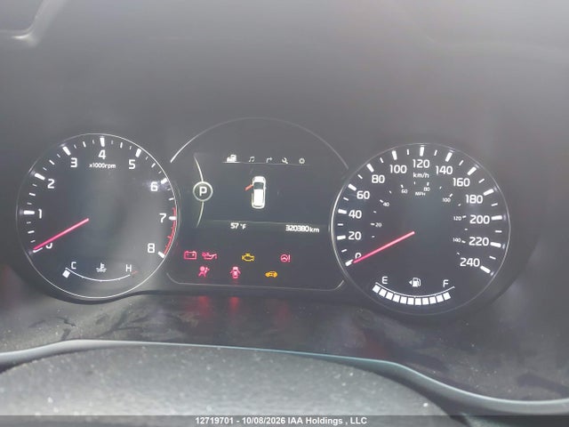12719701 :رقم المزاد ، KNAHU8A30F7122854 vin ، 2015 Kia Rondo مزاد بيع