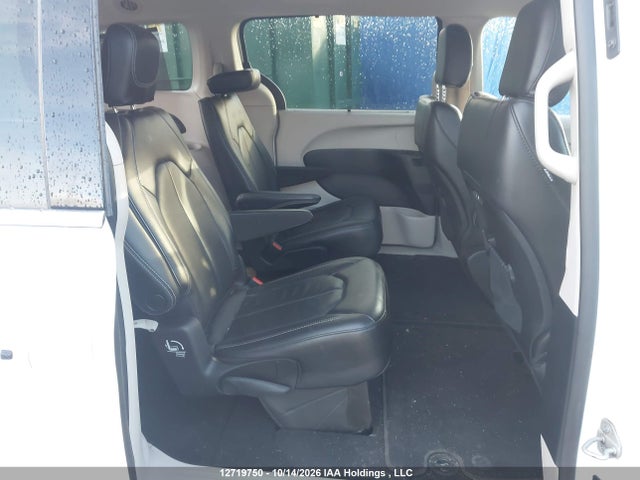 Auction sale of the 2022 Chrysler Pacifica Touring-l, vin: 2C4RC1BG6NR213482, lot number: 12719750