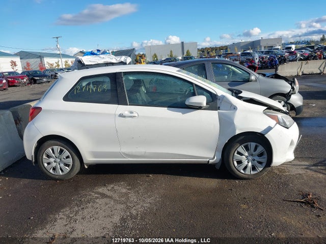 VNKJTUD38GA059381 Toyota Yaris L/le