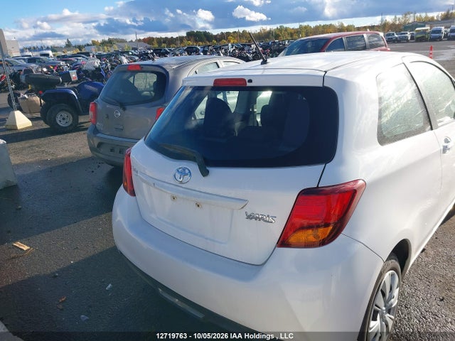 VNKJTUD38GA059381 Toyota Yaris L/le