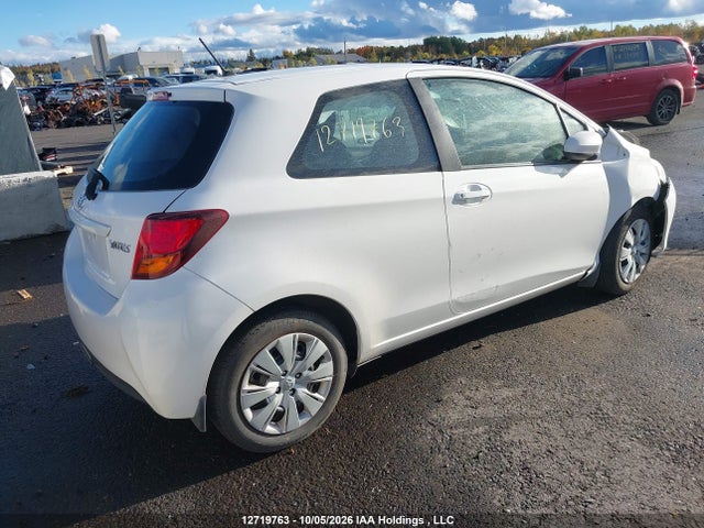 VNKJTUD38GA059381 Toyota Yaris L/le