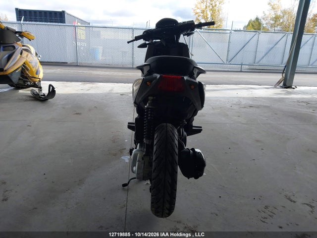 Piaggio Vespa 2020 ZAPC506B3L4003395 Image 6