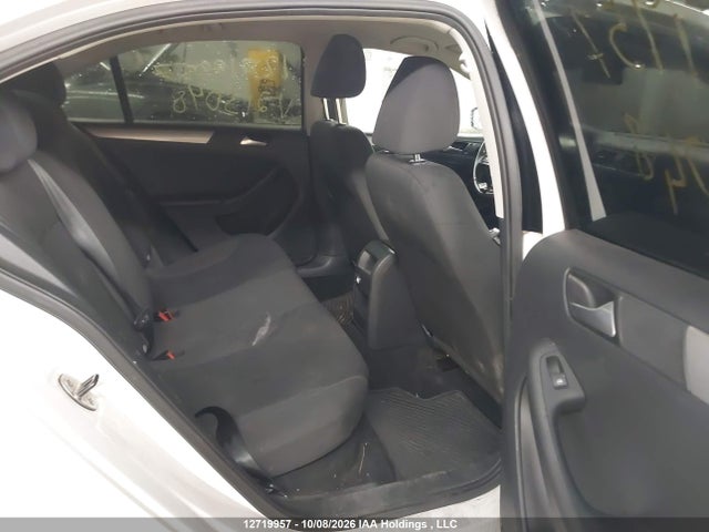 2015 Volkswagen Jetta Se მანქანა იყიდება აუქციონზე, vin: 3VWB07AJ1FM213048, აუქციონის ნომერი: 12719957