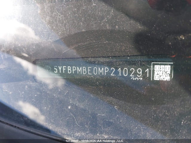 5YFBPMBE0MP210291 Toyota COROLLA LE