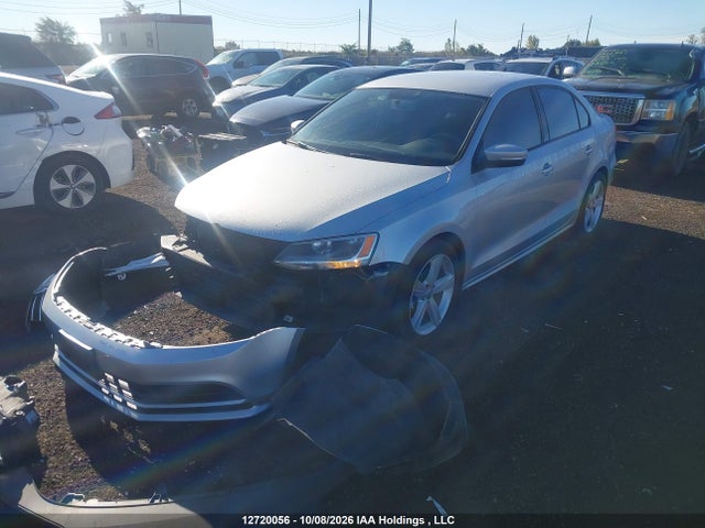 3VWD07AJXFM422555 Volkswagen Jetta 1.8 Tsi Comfortline/1.8 Tsi Trendline+