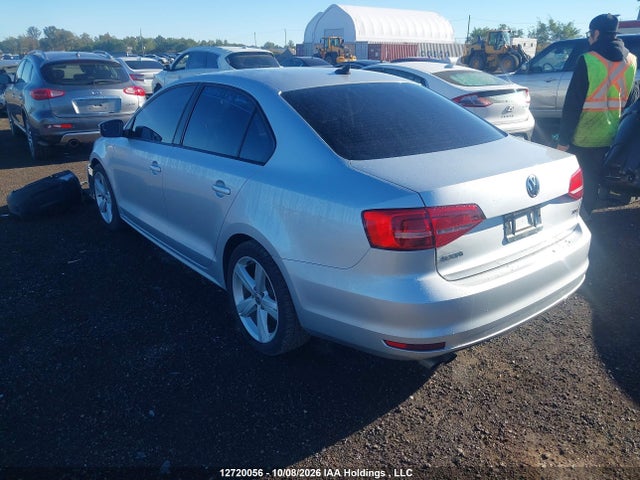 3VWD07AJXFM422555 Volkswagen Jetta 1.8 Tsi Comfortline/1.8 Tsi Trendline+