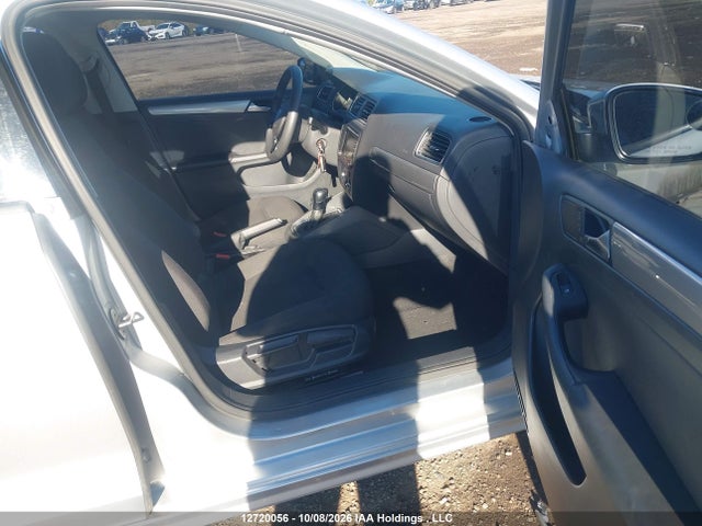 3VWD07AJXFM422555 Volkswagen Jetta 1.8 Tsi Comfortline/1.8 Tsi Trendline+
