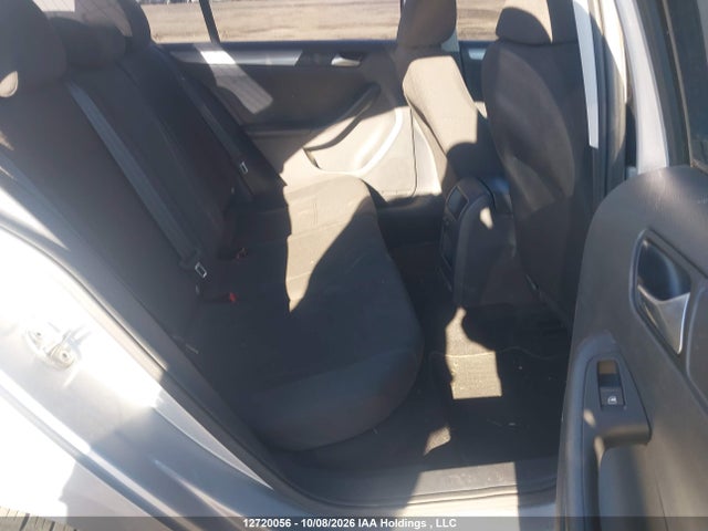 3VWD07AJXFM422555 Volkswagen Jetta 1.8 Tsi Comfortline/1.8 Tsi Trendline+