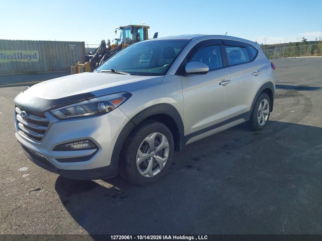 Hyundai Tucson Base 2.0l 2018 KM8J2CA43JU761483 Image 2