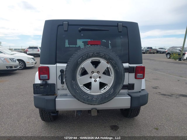 12720144 :رقم المزاد ، 1J4BA5H11AL215218 vin ، 2010 Jeep Wrangler Unlimited Sahara مزاد بيع