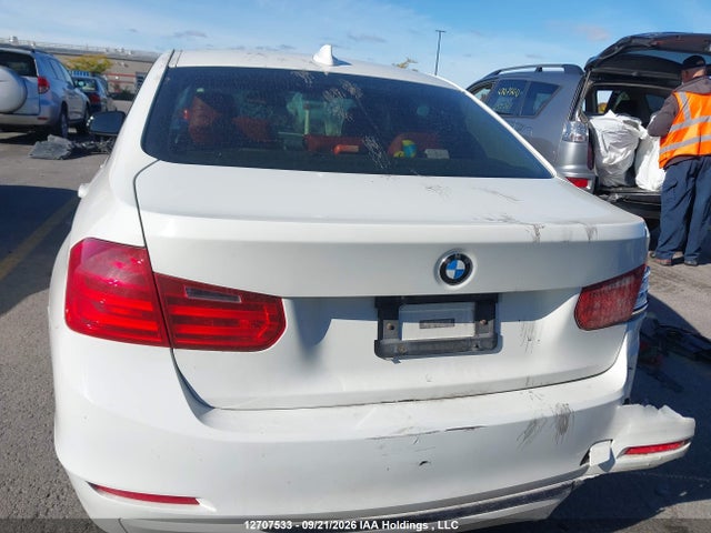 2014 Bmw 320i Xdrive მანქანა იყიდება აუქციონზე, vin: WBA3C3C52EF985593, აუქციონის ნომერი: 12707533