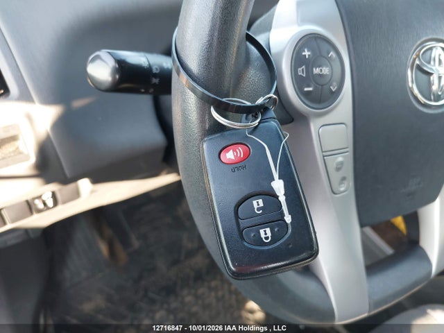12716847 :رقم المزاد ، JTDZN3EU9D3216228 vin ، 2013 Toyota Prius V مزاد بيع
