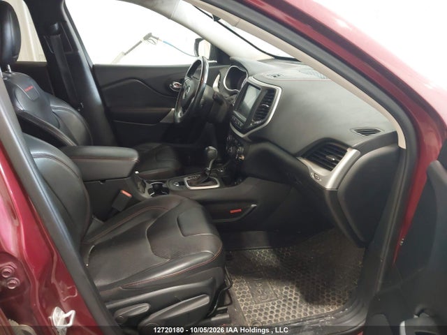 2018 Jeep Cherokee Trailhawk მანქანა იყიდება აუქციონზე, vin: 1C4PJMBX8JD613782, აუქციონის ნომერი: 12720180