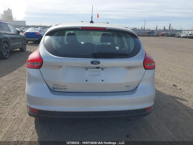 Ford FOCUS SE 2018 1FADP3K21JL218919 Image 17