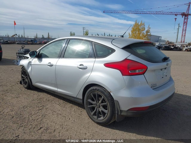 Ford FOCUS SE 2018 1FADP3K21JL218919 Image 3