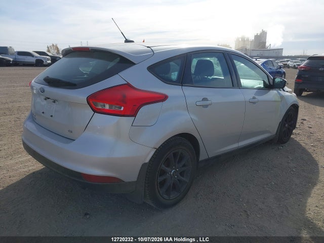 Ford FOCUS SE 2018 1FADP3K21JL218919 Image 4