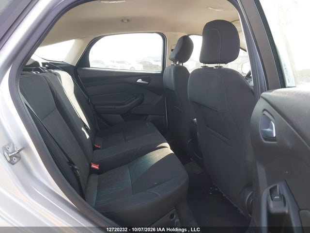 Ford FOCUS SE 2018 1FADP3K21JL218919 Image 8
