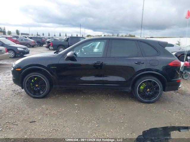 WP1AE2A2XJLA70735 Porsche Cayenne E-hybrid S/s Platinum Edition