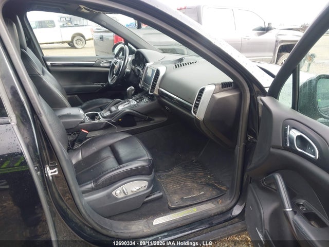 WP1AE2A2XJLA70735 Porsche Cayenne E-hybrid S/s Platinum Edition