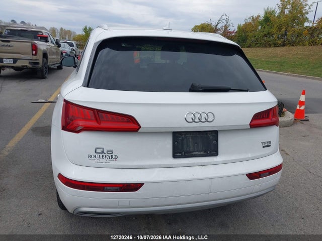 Audi Q5 PREMIUM 2018 WA1ANAFY7J2215173 Image 17
