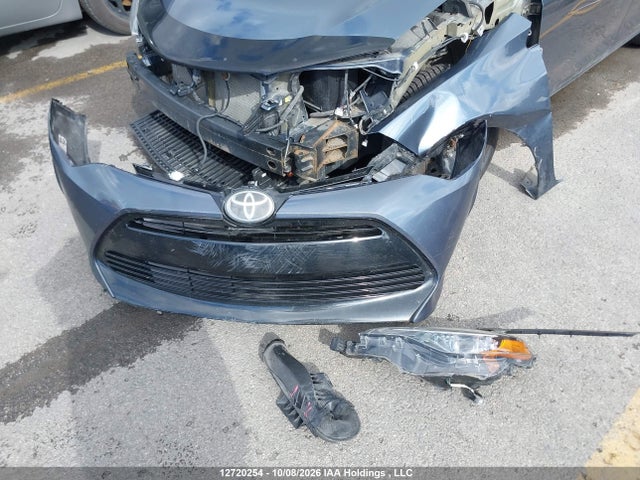 Toyota COROLLA LE 2018 2T1BURHEXJC045729 Image 12