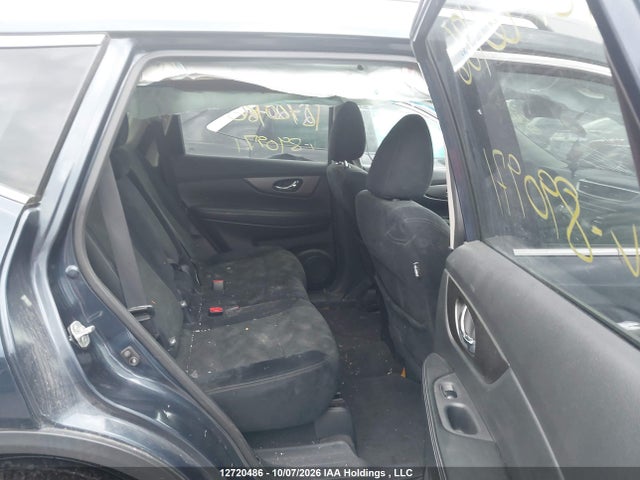 2015 Nissan Rogue Sv მანქანა იყიდება აუქციონზე, vin: 5N1AT2MV2FC890971, აუქციონის ნომერი: 12720486
