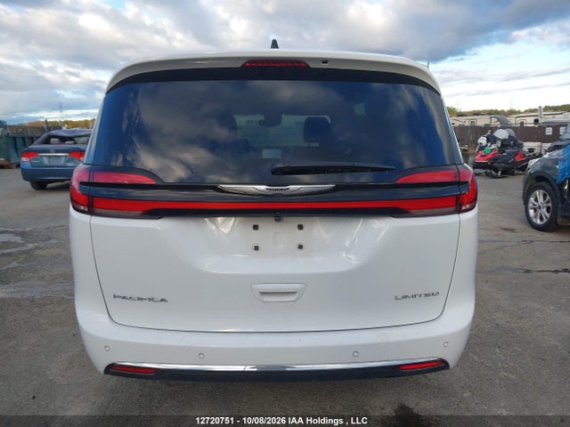 Chrysler Pacifica Limited 2026 2C4RC1GG5TR244227 Image 15