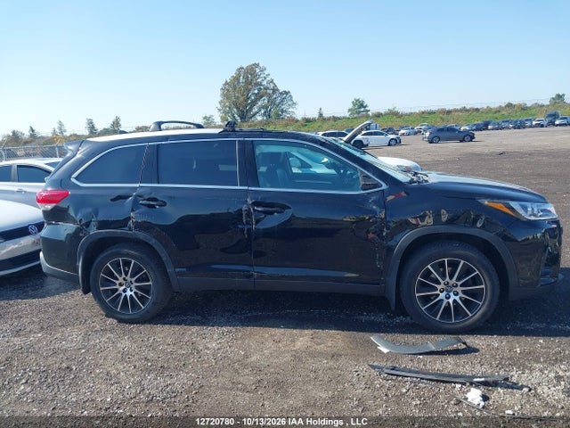 Продаж на аукціоні авто 2019 Toyota Highlander, vin: 5TDJZRFH3KS731842, номер лоту: 12720780