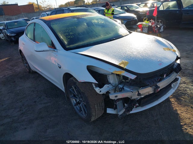 12720850 :رقم المزاد ، 5YJ3E1EA7JF023249 vin ، 2018 Tesla Model 3 Long Range/mid Range مزاد بيع