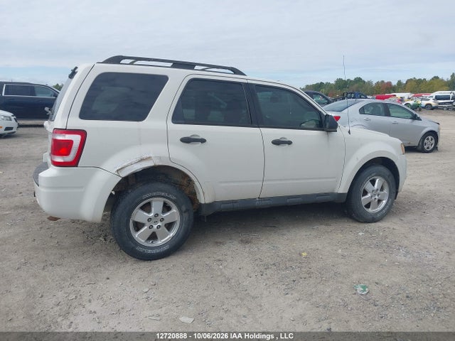 2011 Ford Escape მანქანა იყიდება აუქციონზე, vin: 1FMCU9DG5BKB16956, აუქციონის ნომერი: 12720888