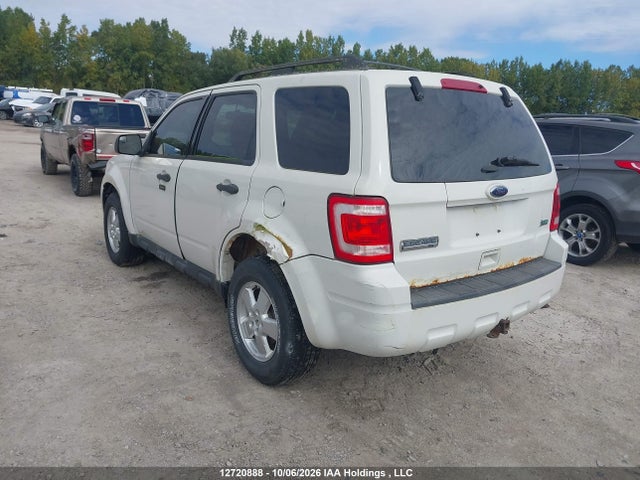 2011 Ford Escape მანქანა იყიდება აუქციონზე, vin: 1FMCU9DG5BKB16956, აუქციონის ნომერი: 12720888