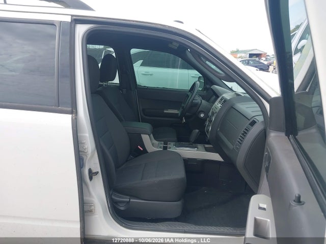 2011 Ford Escape მანქანა იყიდება აუქციონზე, vin: 1FMCU9DG5BKB16956, აუქციონის ნომერი: 12720888