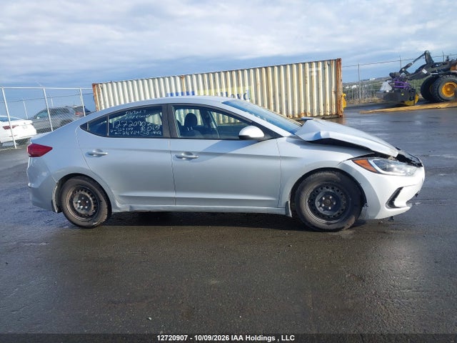 Hyundai ELANTRA SE 2018 5NPD74LF2JH327377 Image 13