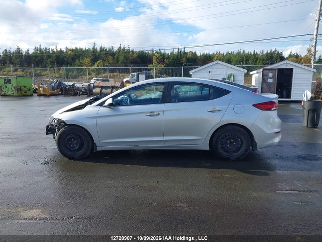 Hyundai ELANTRA SE 2018 5NPD74LF2JH327377 Image 14